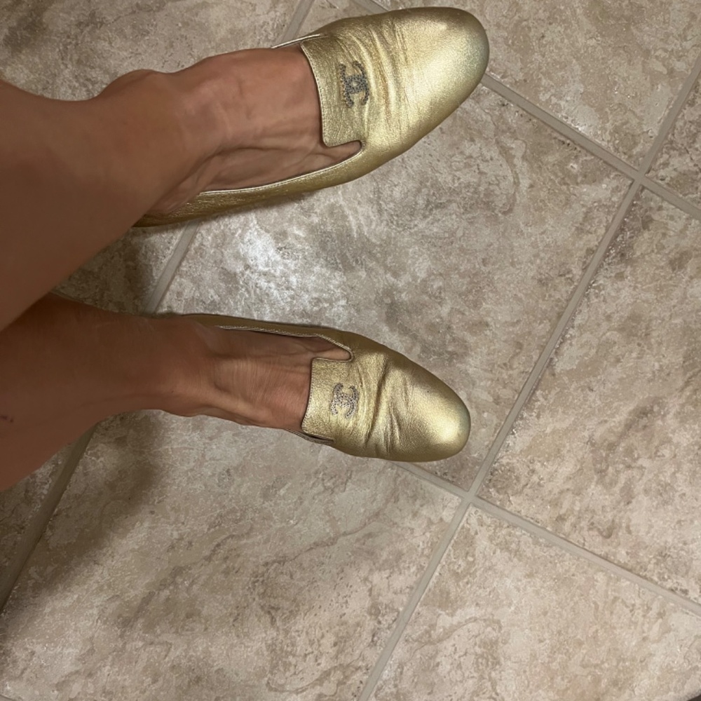 CHANEL Metallic Gold Leather Loafers with CC Logo FINAL SALE!!! NO LOW BALLERS! - Picture 2 of 8